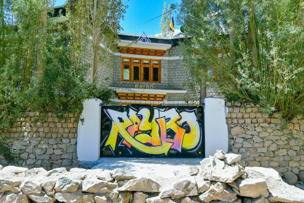 Raybo Hostel Leh Kültér fotó
